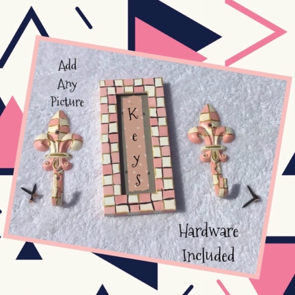 Shabby Chic Decorative Frame & Hooks - Picture 4 of 5